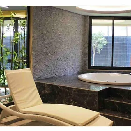 Lovely Citycentre Appt. Within 300M To The Beach Appartement